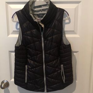 🍁4/$15 SO Women's Black and Gray Quilted Vest